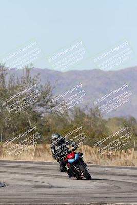 media/Dec-01-2025-Moto Forza (Mon) [[2daa91e15f]]/3-Beginner Group/Session 3 (Turn 3)/